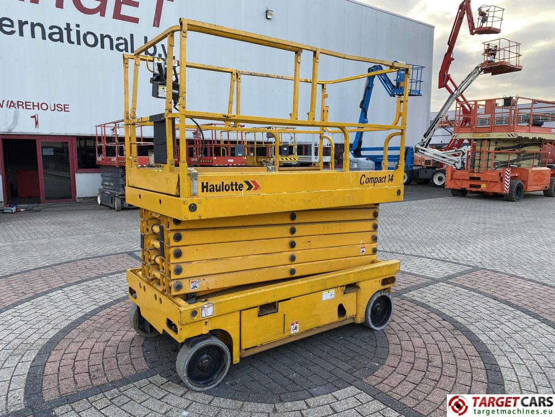 HAULOTTE COMPACT 14 ELECTRIC SCISSOR WORKLIFT 1385CM 2010 CE143809 - Plataforma de tijeras: foto 1 HAULOTTE COMPACT 14 ELECTRIC SCISSOR WORKLIFT 1385CM 2010 CE143809 - Plataforma de tijeras: foto 1
