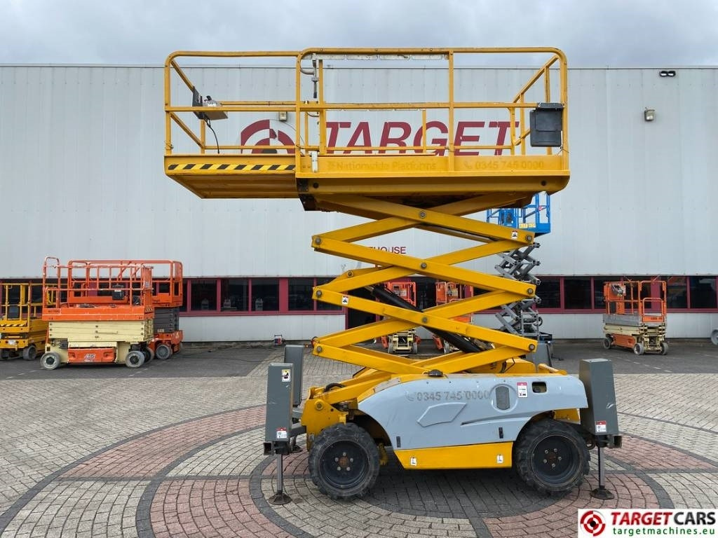 Haulotte Compact 10DX Diesel 4x4 Scissor Work Lift 1015cm - Plataforma de tijeras: foto 5 Haulotte Compact 10DX Diesel 4x4 Scissor Work Lift 1015cm - Plataforma de tijeras: foto 5