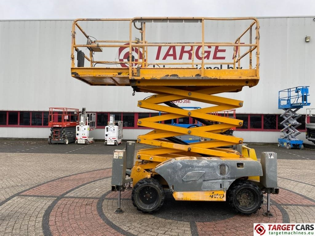 Haulotte Compact 12DX Diesel 4x4 Scissor Work Lift 1206cm - Plataforma de tijeras: foto 5 Haulotte Compact 12DX Diesel 4x4 Scissor Work Lift 1206cm - Plataforma de tijeras: foto 5