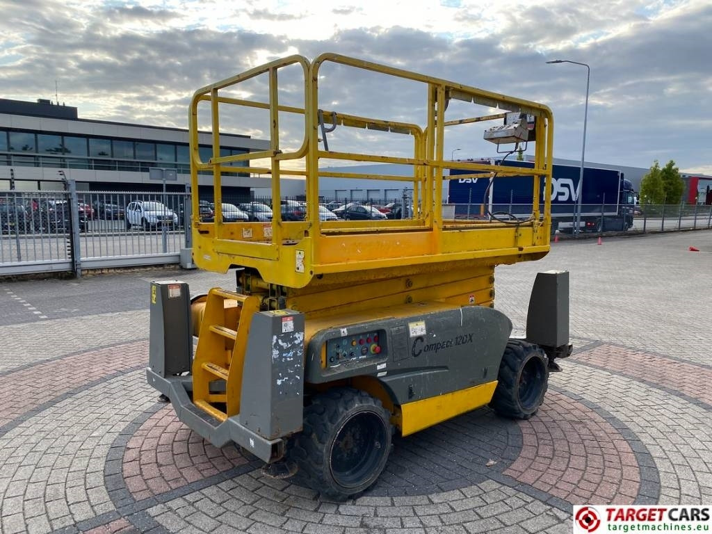 Haulotte Compact 12DX Diesel 4x4 Scissor Work Lift 1206cm - Plataforma de tijeras: foto 3 Haulotte Compact 12DX Diesel 4x4 Scissor Work Lift 1206cm - Plataforma de tijeras: foto 3