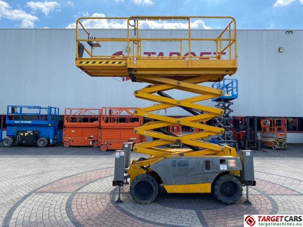 Haulotte Compact 12DX Diesel 4x4 Scissor Work Lift 1206cm - Plataforma de tijeras: foto 5 Haulotte Compact 12DX Diesel 4x4 Scissor Work Lift 1206cm - Plataforma de tijeras: foto 5