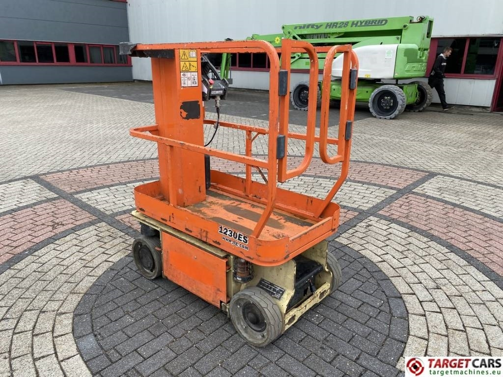 JLG 1230ES Electric Vertical Mast Work Lift 566cm - Plataforma de mástil vertical: foto 4 JLG 1230ES Electric Vertical Mast Work Lift 566cm - Plataforma de mástil vertical: foto 4
