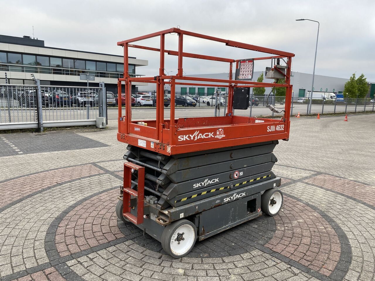 SKYJACK SJIII-4632 ELECTRIC SJ-4632 SCISSOR WORK LIFT 2016 70030764 245HRS 1170CM - Plataforma de tijeras: foto 3 SKYJACK SJIII-4632 ELECTRIC SJ-4632 SCISSOR WORK LIFT 2016 70030764 245HRS 1170CM - Plataforma de tijeras: foto 3