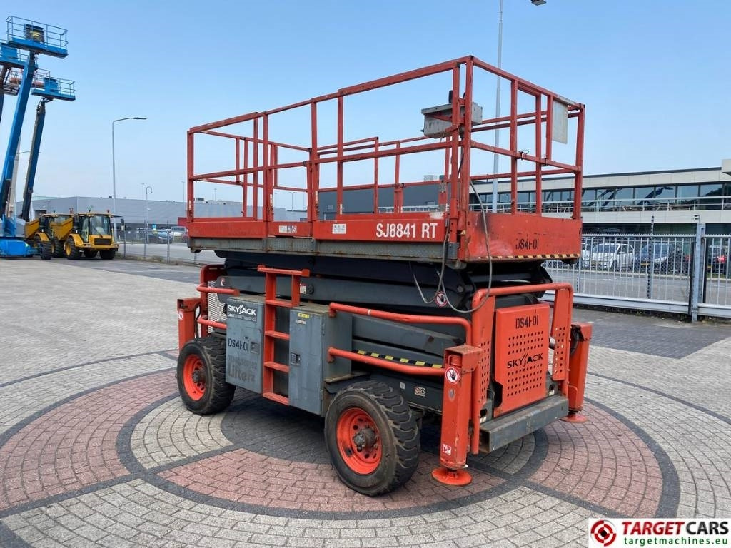 SkyJack SJ8841 RT Diesel 4x4 Scissor Work Lift 1430cm - Plataforma de tijeras: foto 2 SkyJack SJ8841 RT Diesel 4x4 Scissor Work Lift 1430cm - Plataforma de tijeras: foto 2