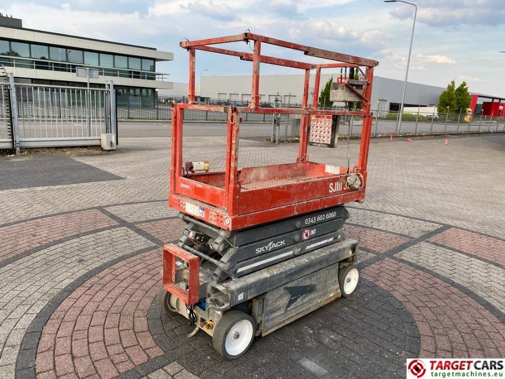 SkyJack SJIII-3219 Electric 3219 Scissor Work Lift 780cm - Plataforma de tijeras: foto 3 SkyJack SJIII-3219 Electric 3219 Scissor Work Lift 780cm - Plataforma de tijeras: foto 3