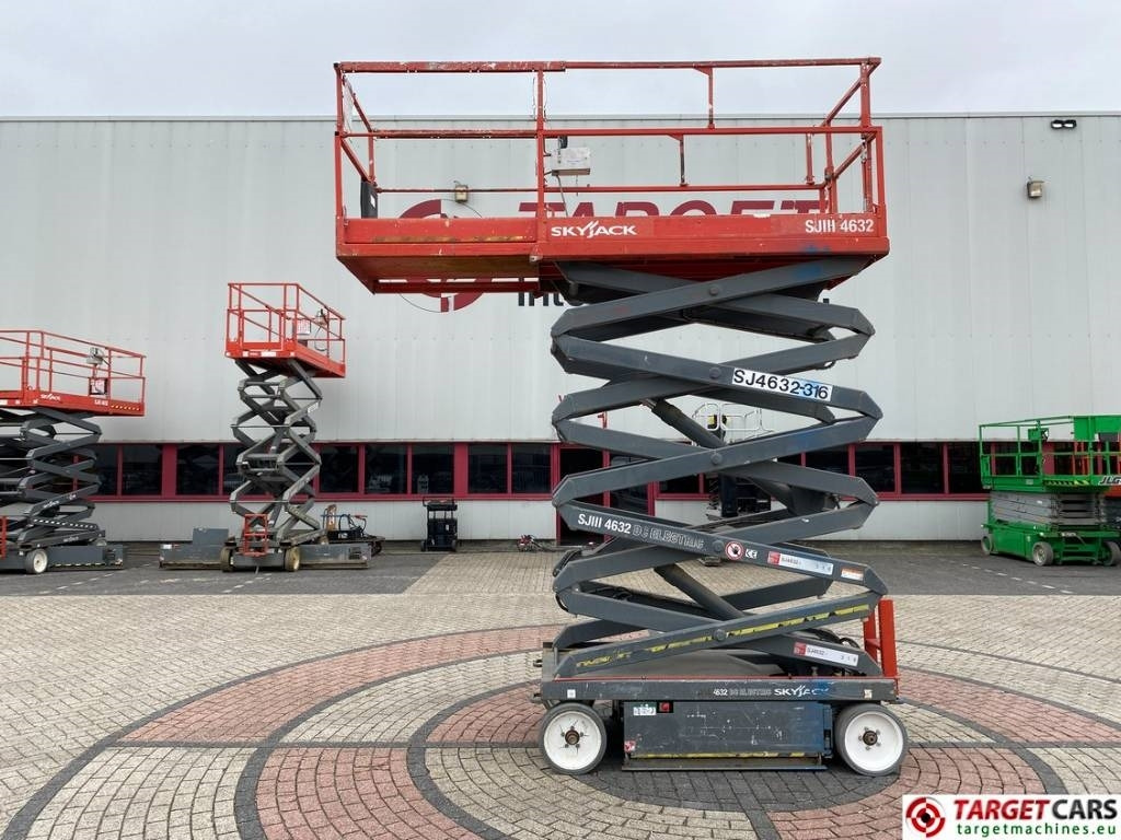 SkyJack SJIII-4632 Electric 4632 Scissor Work Lift 1170cm  - Plataforma de tijeras: foto 5 SkyJack SJIII-4632 Electric 4632 Scissor Work Lift 1170cm  - Plataforma de tijeras: foto 5