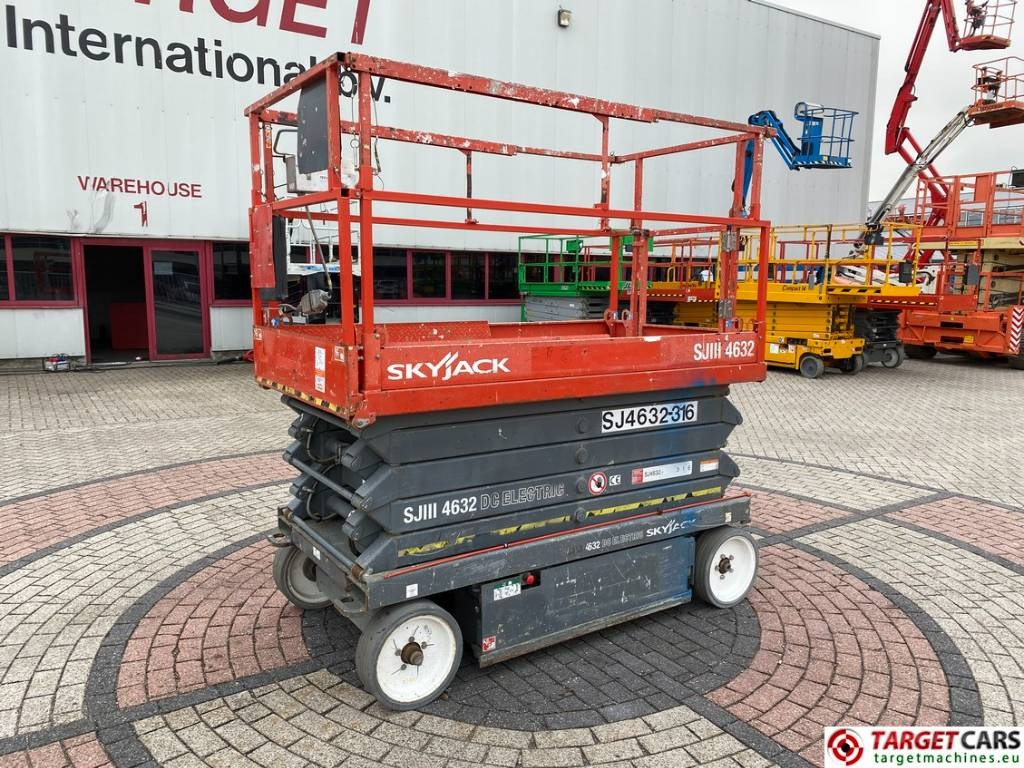 SkyJack SJIII-4632 Electric 4632 Scissor Work Lift 1170cm  - Plataforma de tijeras: foto 1 SkyJack SJIII-4632 Electric 4632 Scissor Work Lift 1170cm  - Plataforma de tijeras: foto 1