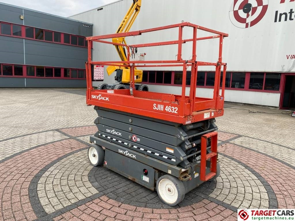 SkyJack SJIII-4632 Electric 4632 Scissor Work Lift 1170cm  - Plataforma de tijeras: foto 4 SkyJack SJIII-4632 Electric 4632 Scissor Work Lift 1170cm  - Plataforma de tijeras: foto 4
