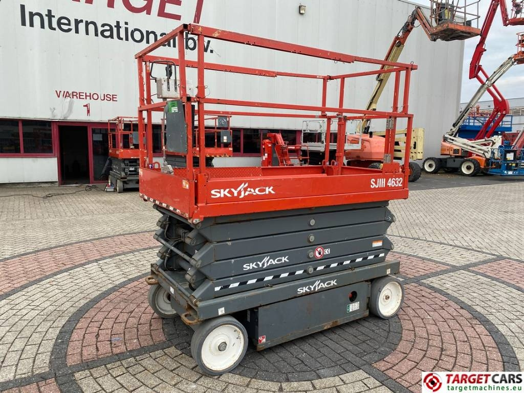 SkyJack SJIII-4632 Electric 4632 Scissor Work Lift 1170cm  - Plataforma de tijeras: foto 1 SkyJack SJIII-4632 Electric 4632 Scissor Work Lift 1170cm  - Plataforma de tijeras: foto 1