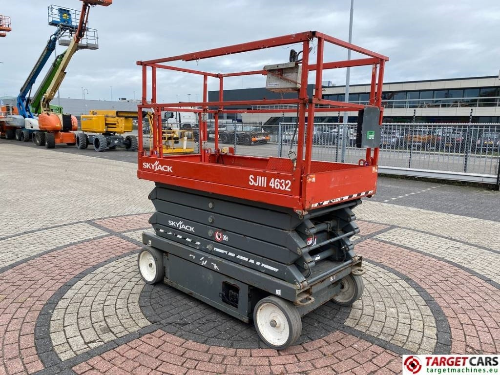 SkyJack SJIII-4632 Electric Scissor Work Lift 1170cm  - Plataforma de tijeras: foto 2 SkyJack SJIII-4632 Electric Scissor Work Lift 1170cm  - Plataforma de tijeras: foto 2