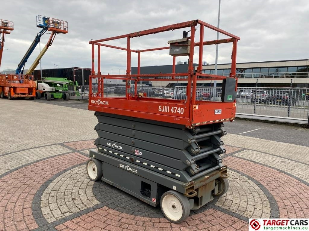 SkyJack SJIII-4740 Electric 4740 Scissor Work Lift 1380cm  - Plataforma de tijeras: foto 2 SkyJack SJIII-4740 Electric 4740 Scissor Work Lift 1380cm  - Plataforma de tijeras: foto 2