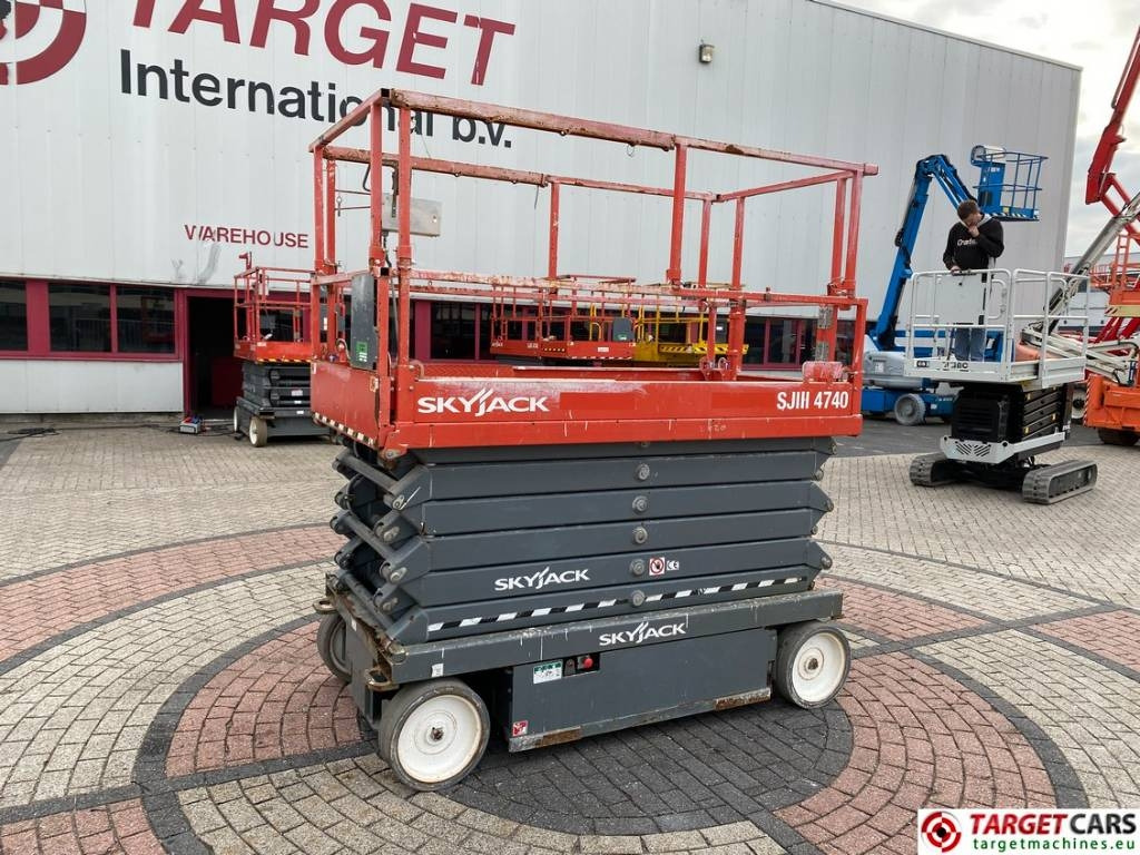 SkyJack SJIII-4740 Electric 4740 Scissor Work Lift 1380cm  - Plataforma de tijeras: foto 1 SkyJack SJIII-4740 Electric 4740 Scissor Work Lift 1380cm  - Plataforma de tijeras: foto 1