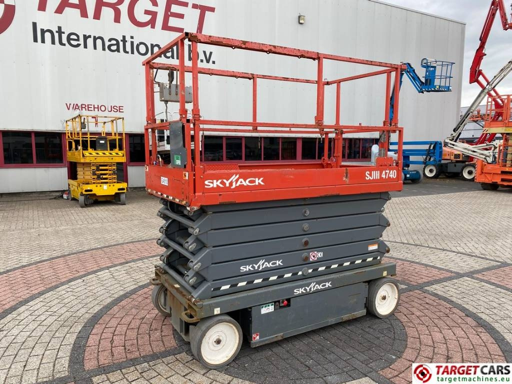 SkyJack SJIII-4740 Electric 4740 Scissor Work Lift 1380cm  - Plataforma de tijeras: foto 1 SkyJack SJIII-4740 Electric 4740 Scissor Work Lift 1380cm  - Plataforma de tijeras: foto 1