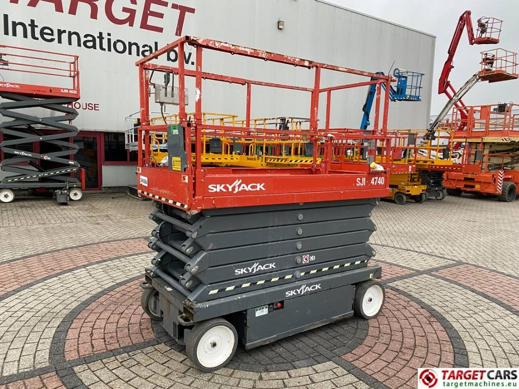 SkyJack SJIII-4740 Electric 4740 Scissor Work Lift 1380cm  - Plataforma de tijeras: foto 1 SkyJack SJIII-4740 Electric 4740 Scissor Work Lift 1380cm  - Plataforma de tijeras: foto 1