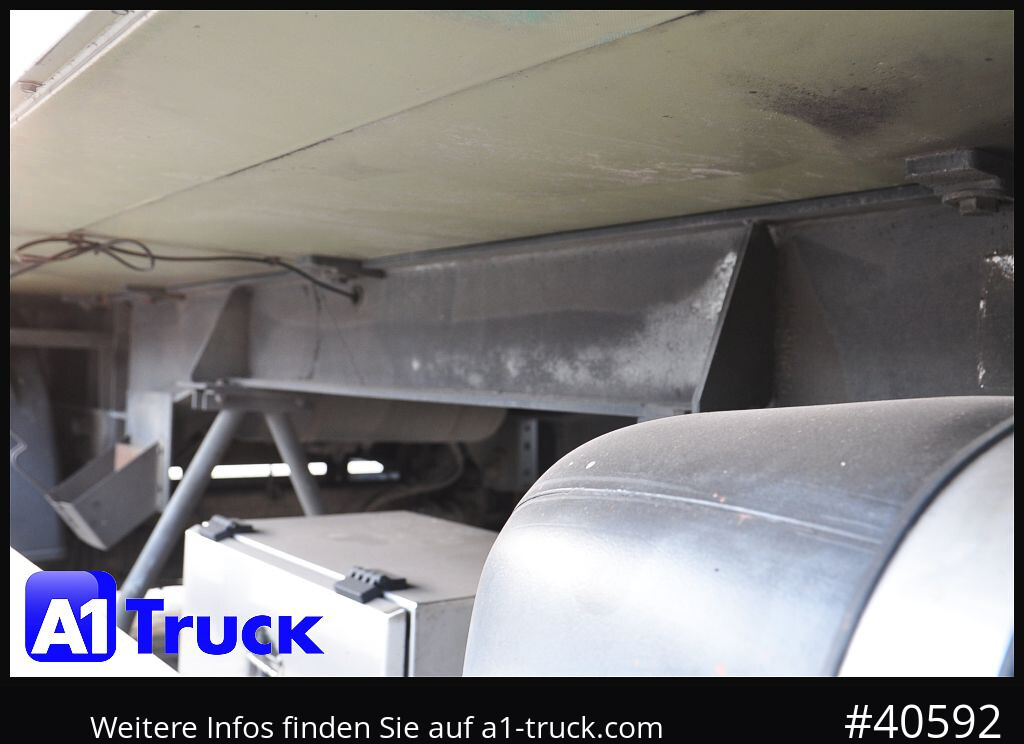 SCHMITZ Achwege & Tönjes, Rohrbahn, Fleisch, Schmitz Aufbau - Frigorífico remolque: foto 2 SCHMITZ Achwege & Tönjes, Rohrbahn, Fleisch, Schmitz Aufbau - Frigorífico remolque: foto 2