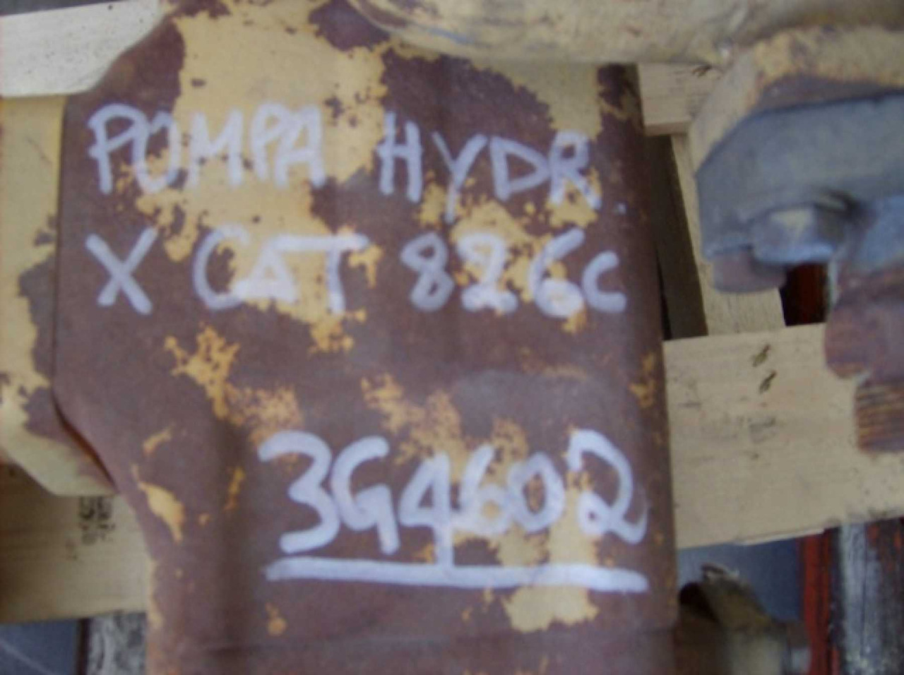 Caterpillar 826C Pompa idraulica di sterzo e movimentazione lama - Bomba hidráulica para Maquinaria de construcción: foto 1 Caterpillar 826C Pompa idraulica di sterzo e movimentazione lama - Bomba hidráulica para Maquinaria de construcción: foto 1