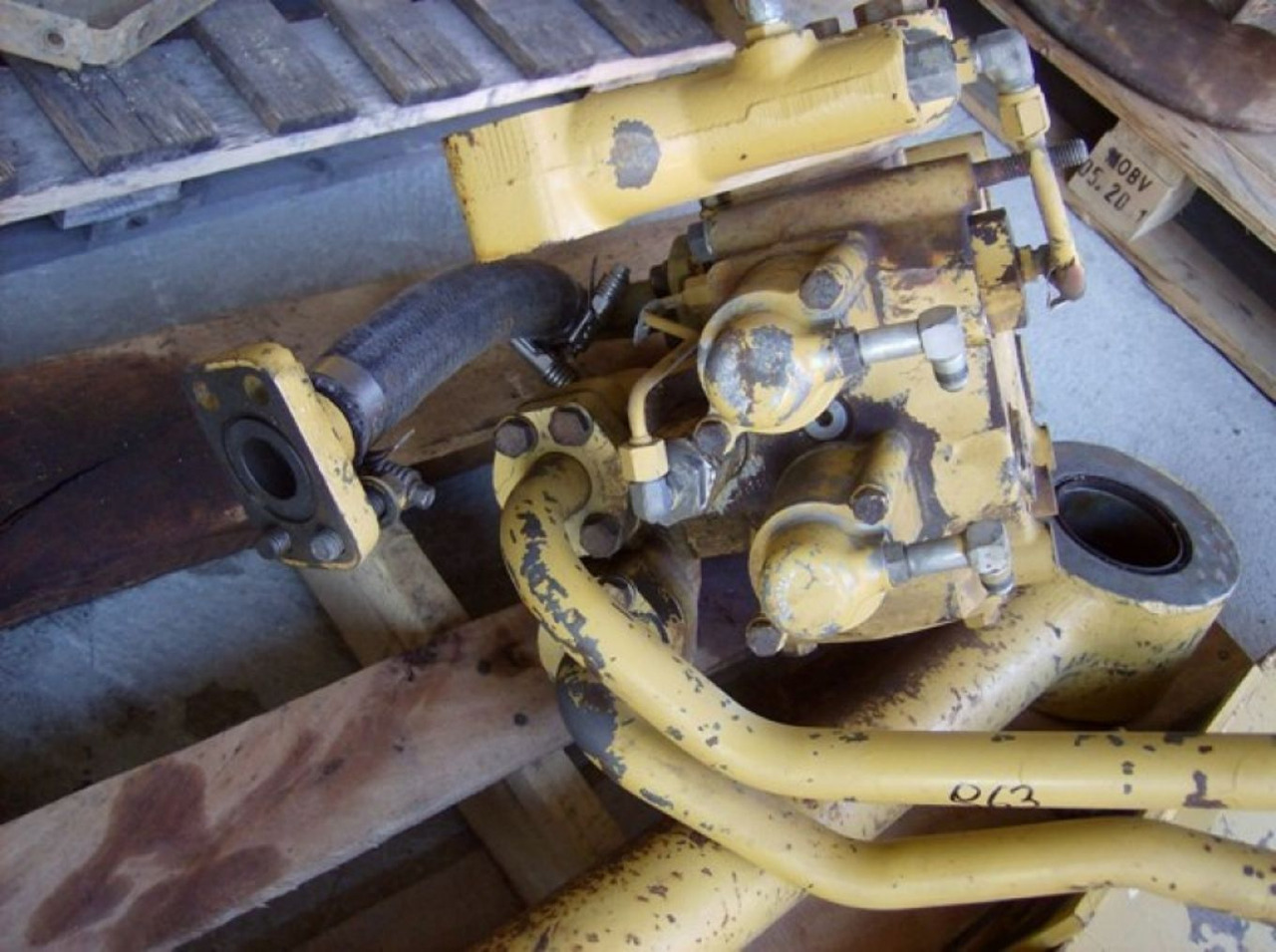 Caterpillar 963 DISTRIBUTORE IDRAULICO - Válvula hidráulica para Maquinaria de construcción: foto 1 Caterpillar 963 DISTRIBUTORE IDRAULICO - Válvula hidráulica para Maquinaria de construcción: foto 1