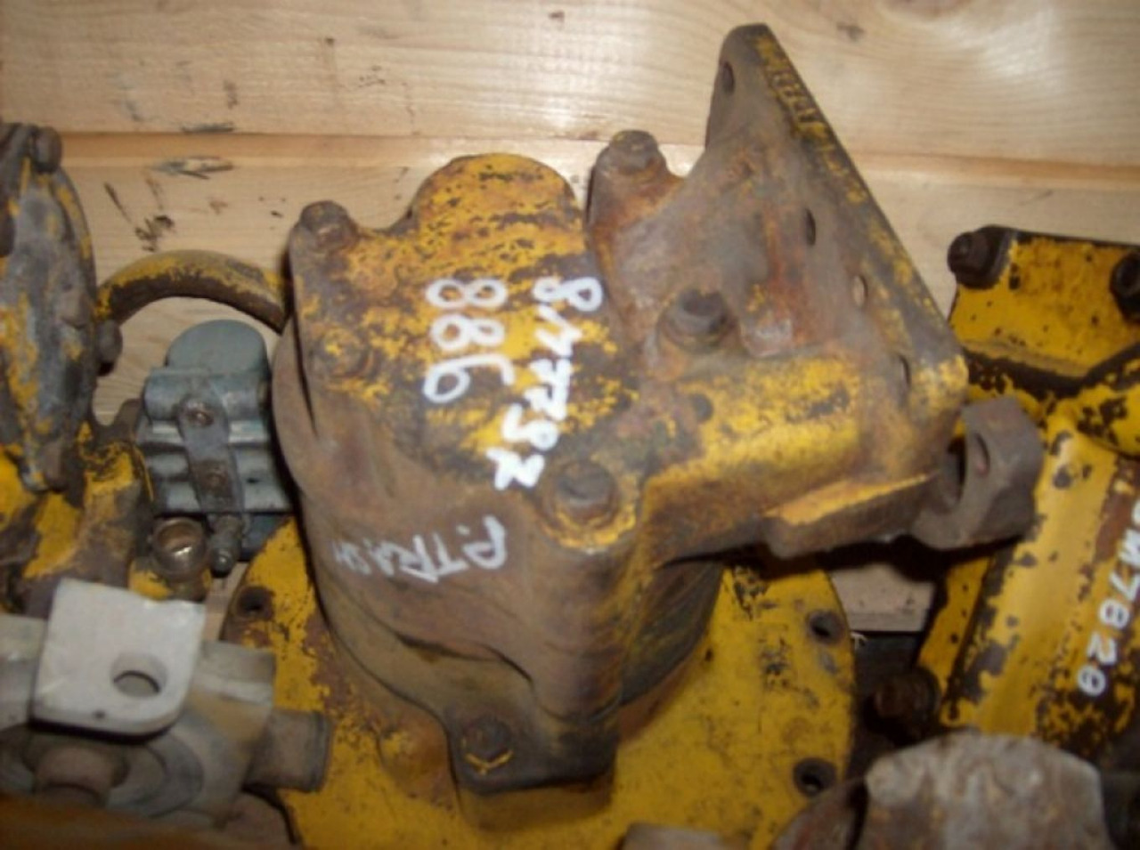 Caterpillar 988 POMPA DI TRASMISSIONE - Bomba hidráulica para Maquinaria de construcción: foto 3 Caterpillar 988 POMPA DI TRASMISSIONE - Bomba hidráulica para Maquinaria de construcción: foto 3