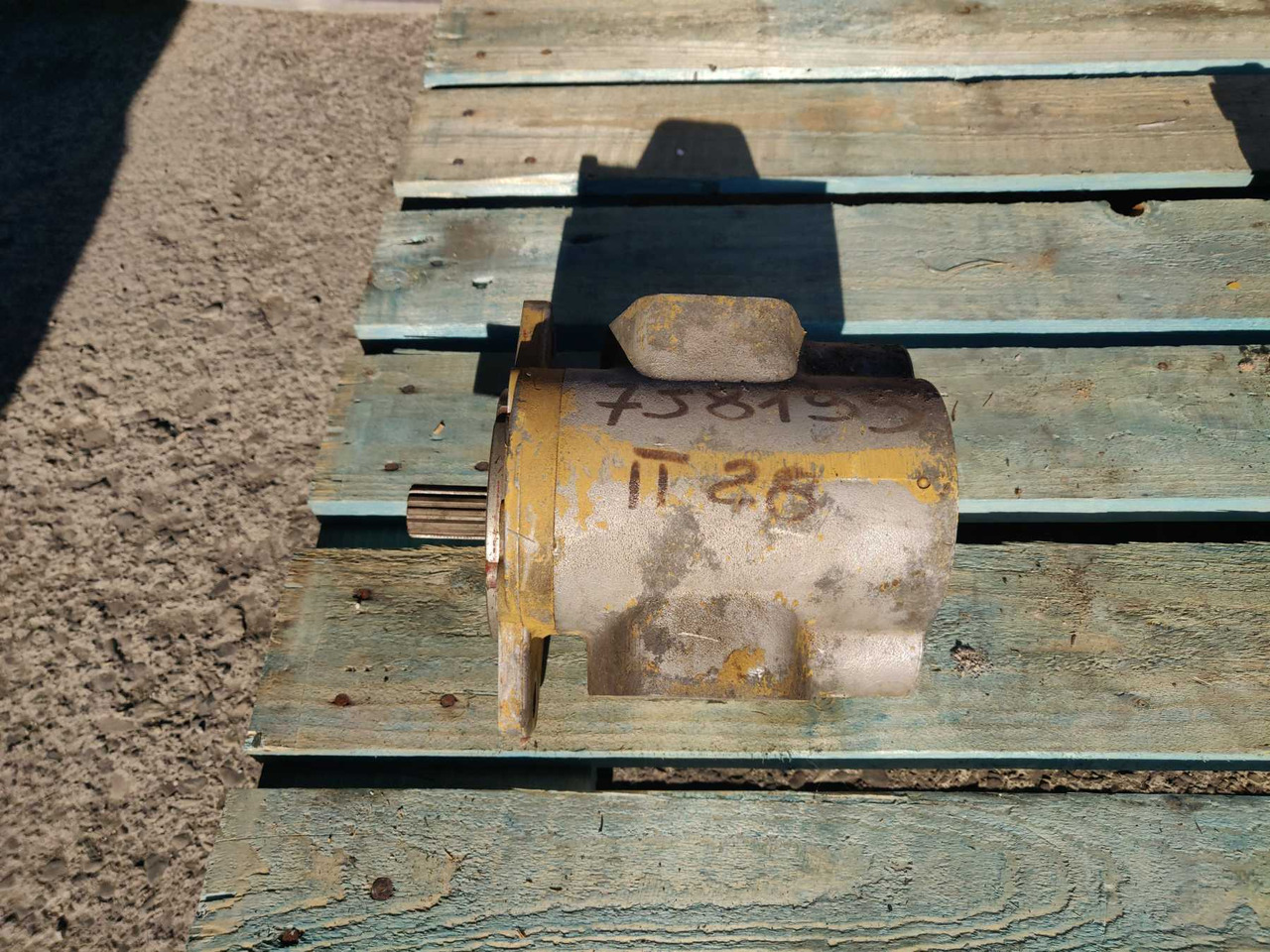 Caterpillar IT28B POMPA IDRAULICA - Bomba hidráulica para Maquinaria de construcción: foto 1 Caterpillar IT28B POMPA IDRAULICA - Bomba hidráulica para Maquinaria de construcción: foto 1