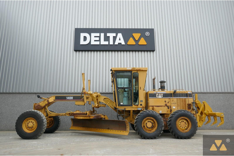 Grader Caterpillar 140H: foto 1