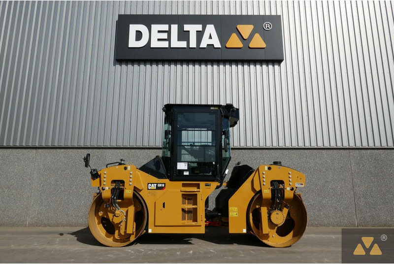 Rodillo Caterpillar CB10: foto 1