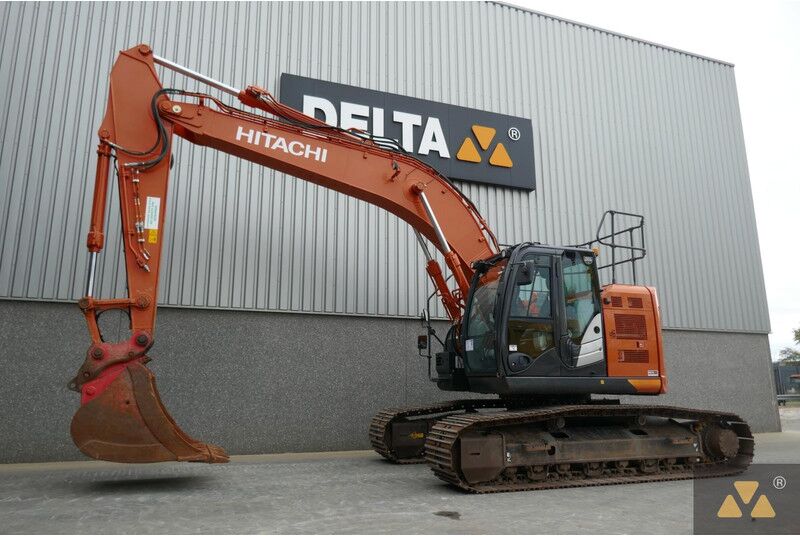 Hitachi ZX225USLC-6 - Excavadora de cadenas: foto 3 Hitachi ZX225USLC-6 - Excavadora de cadenas: foto 3