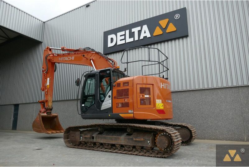 Hitachi ZX225USLC-6 - Excavadora de cadenas: foto 4 Hitachi ZX225USLC-6 - Excavadora de cadenas: foto 4