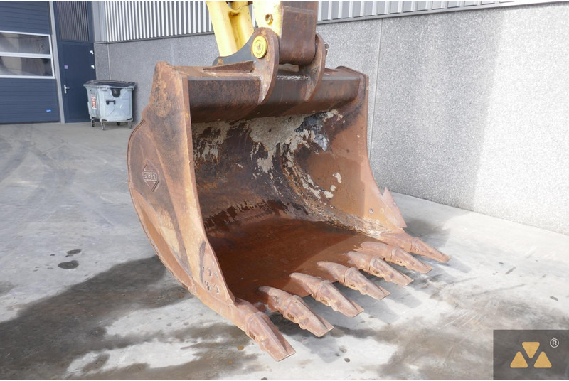 Excavadora de cadenas Komatsu PC490LC-11: foto 6