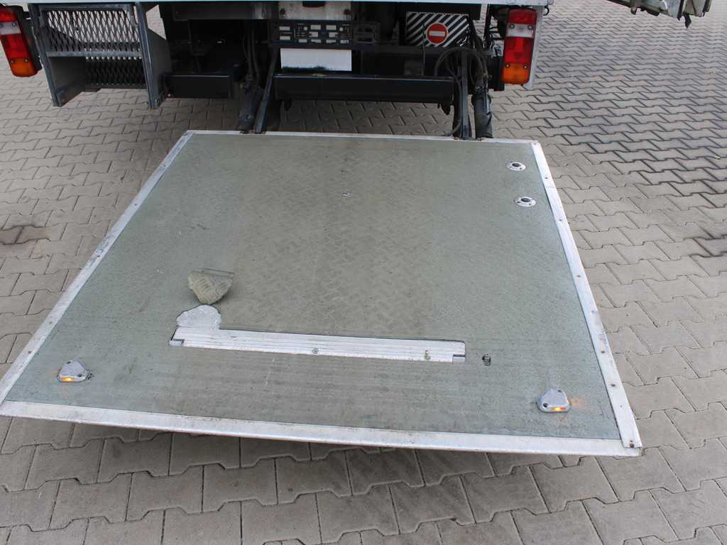 Frigorífico camión MAN TGL 12.210, EURO 4, HYDRAULIC FRONT, CARRIER SUPRA 850 Mt, 2X EVAPORATOR: foto 9