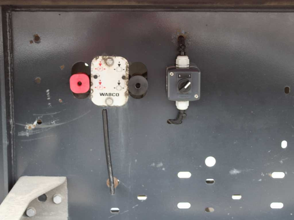 Volquete semirremolque Schwarzmüller KIS 3/E, 2X LIFT AXLE, SAF, 46m³: foto 6 Volquete semirremolque Schwarzmüller KIS 3/E, 2X LIFT AXLE, SAF, 46m³: foto 6