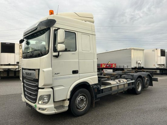 DAF XF 480 FAR BDF Euro 6 Liftachse, Retarder - Portacontenedore/ Intercambiable camión: foto 1 DAF XF 480 FAR BDF Euro 6 Liftachse, Retarder - Portacontenedore/ Intercambiable camión: foto 1