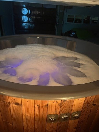 Izabella Wellnessanhänger mit Sauna und Whirlpool, Stromaggregat - Caravana: foto 4 Izabella Wellnessanhänger mit Sauna und Whirlpool, Stromaggregat - Caravana: foto 4