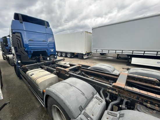 MAN TGX 26.440 XLX 6x2 Liftachse, Euro 6, Motorschaden, engine damage! - Portacontenedore/ Intercambiable camión: foto 4 MAN TGX 26.440 XLX 6x2 Liftachse, Euro 6, Motorschaden, engine damage! - Portacontenedore/ Intercambiable camión: foto 4