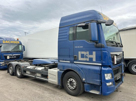 MAN TGX 26.440 XLX 6x2 Liftachse, Euro 6, Retarder, Motorschaden engine damage! - Portacontenedore/ Intercambiable camión: foto 1 MAN TGX 26.440 XLX 6x2 Liftachse, Euro 6, Retarder, Motorschaden engine damage! - Portacontenedore/ Intercambiable camión: foto 1