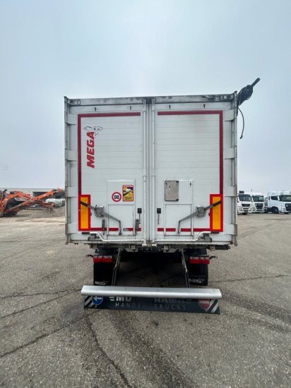 MEGA Alu-Kastenmulde 55m³, SAF-Achsen, Rollplane, Kombiklappe, Stehpodest - Volquete semirremolque: foto 3 MEGA Alu-Kastenmulde 55m³, SAF-Achsen, Rollplane, Kombiklappe, Stehpodest - Volquete semirremolque: foto 3