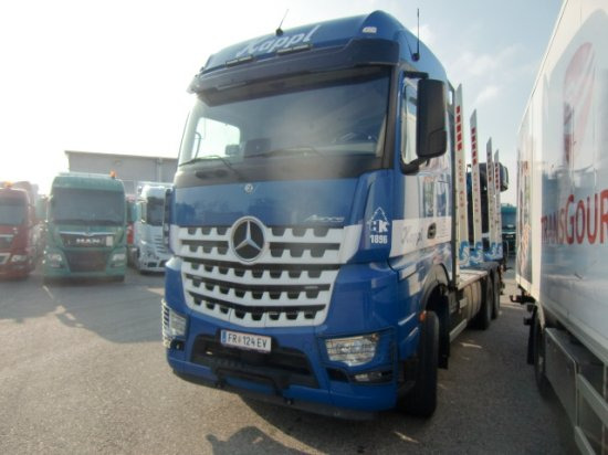 Mercedes-Benz Arocs 3353 6x4 Holztransp., Palfinger Kran Epsilon - Camión forestal, Camión grúa: foto 3 Mercedes-Benz Arocs 3353 6x4 Holztransp., Palfinger Kran Epsilon - Camión forestal, Camión grúa: foto 3