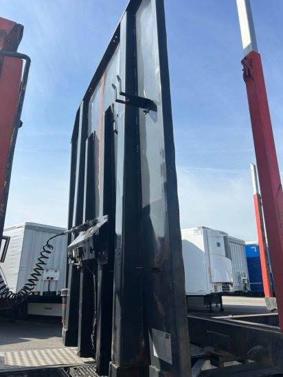 Schwarzmüller Holzauflieger 6 Rungenpaare, BPW-Achsen - Semirremolque maderero: foto 2 Schwarzmüller Holzauflieger 6 Rungenpaare, BPW-Achsen - Semirremolque maderero: foto 2