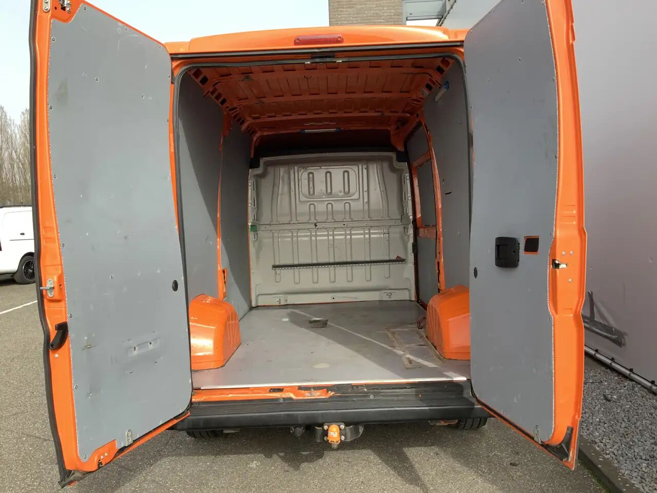 Fiat Ducato 33 2.3 MultiJet L2H2 Airco 3 Ztis Trekhaak 2500 kg - Furgón: foto 4 Fiat Ducato 33 2.3 MultiJet L2H2 Airco 3 Ztis Trekhaak 2500 kg - Furgón: foto 4