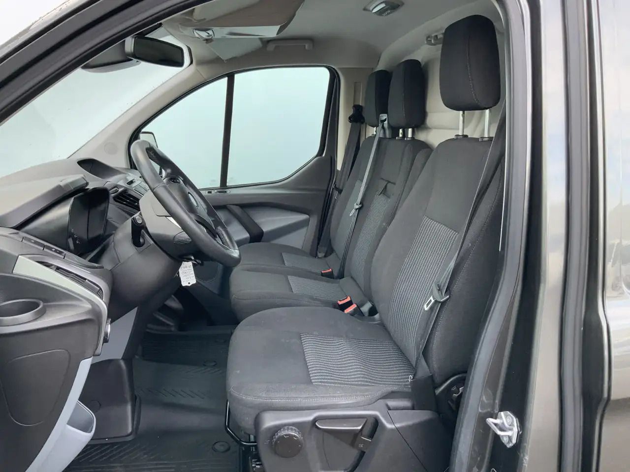 Ford Transit Custom 270 2.2 TDCI L1H1 Trend Airco Camera Cruise Dakdra - Furgón: foto 4 Ford Transit Custom 270 2.2 TDCI L1H1 Trend Airco Camera Cruise Dakdra - Furgón: foto 4