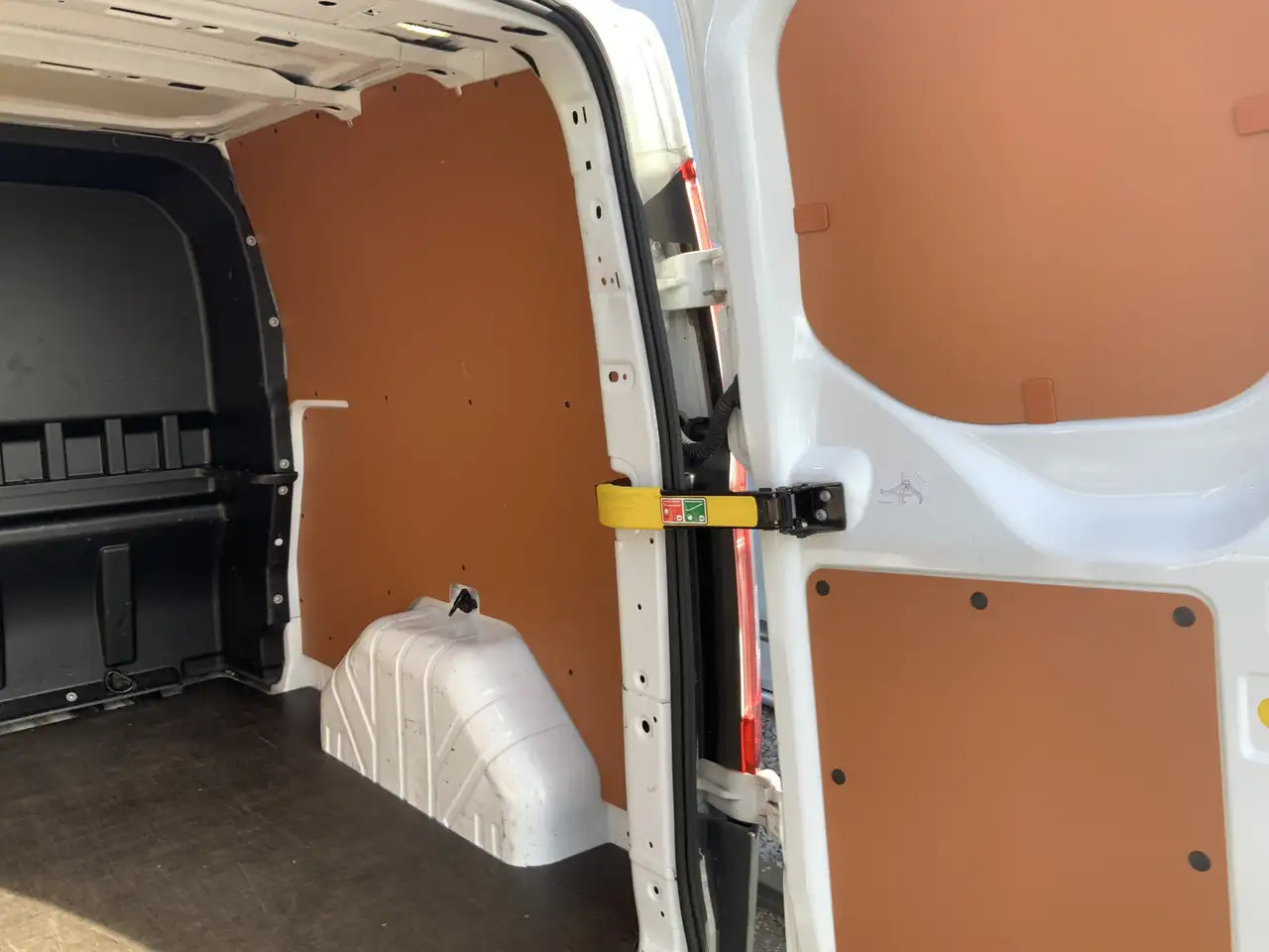 Furgoneta combi Ford Transit Custom 290 2.0 TDCI L2H1 6 Zits Trend DC Airco Cruise Tre: foto 16