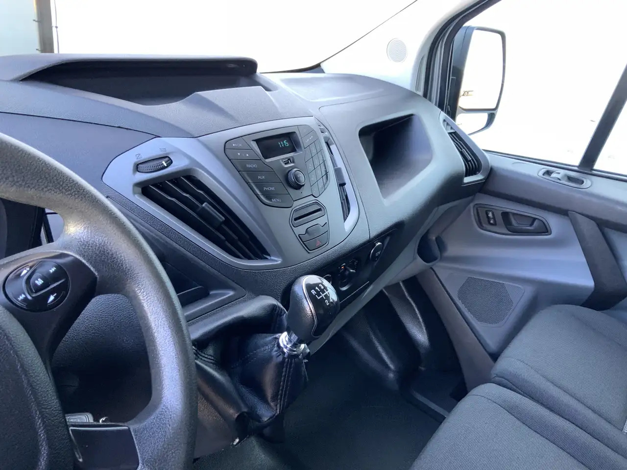 Ford Transit Custom 290 2.2 TDCI L2H1 Economy Edition Airco 3 Zits Tre - Furgón: foto 5 Ford Transit Custom 290 2.2 TDCI L2H1 Economy Edition Airco 3 Zits Tre - Furgón: foto 5