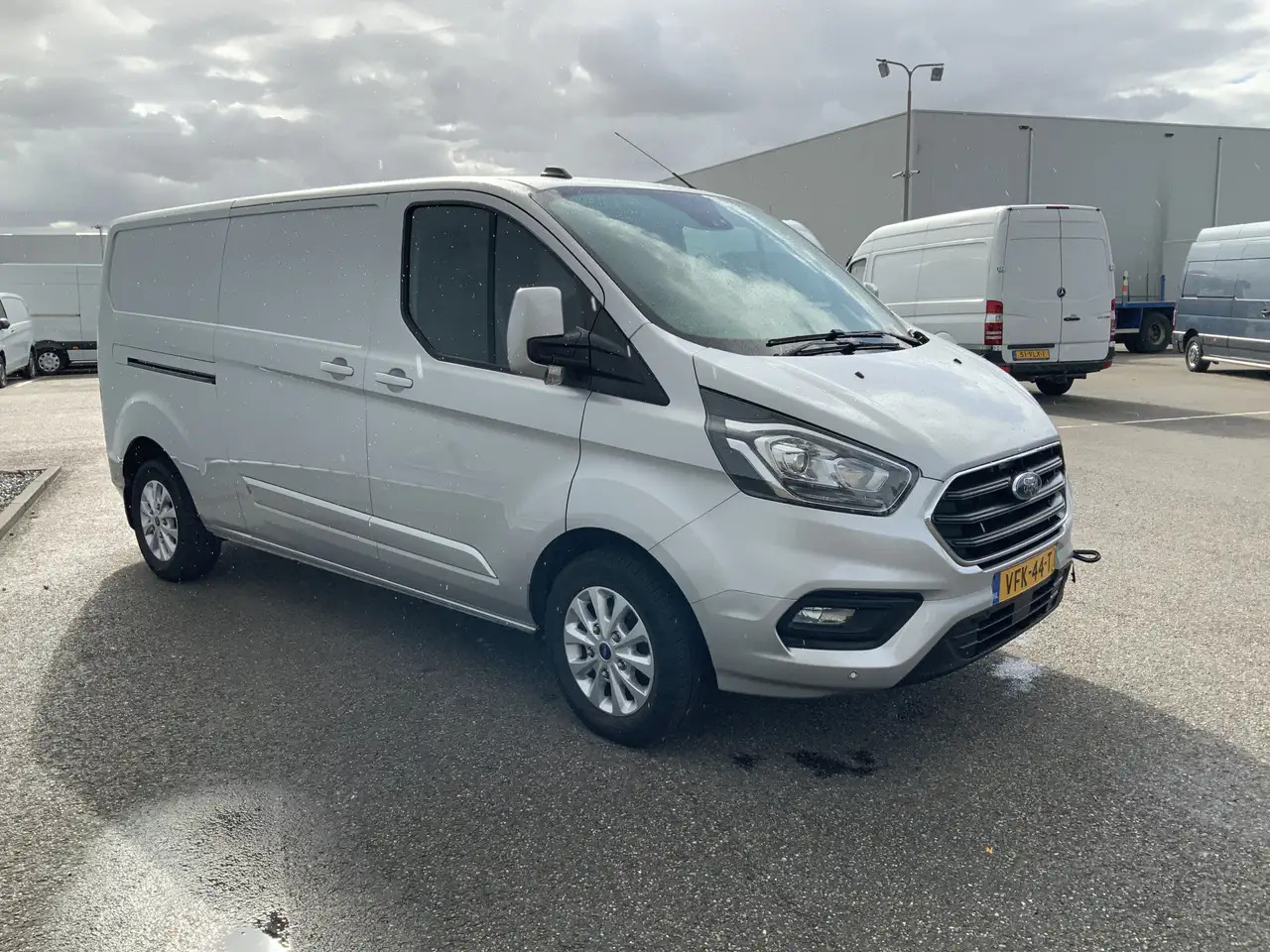 Ford Transit Custom 300 2.0 TDCI (MOTOR DEFECT!!) L2H2 Airco Navi 3 Zi - Furgón: foto 2 Ford Transit Custom 300 2.0 TDCI (MOTOR DEFECT!!) L2H2 Airco Navi 3 Zi - Furgón: foto 2