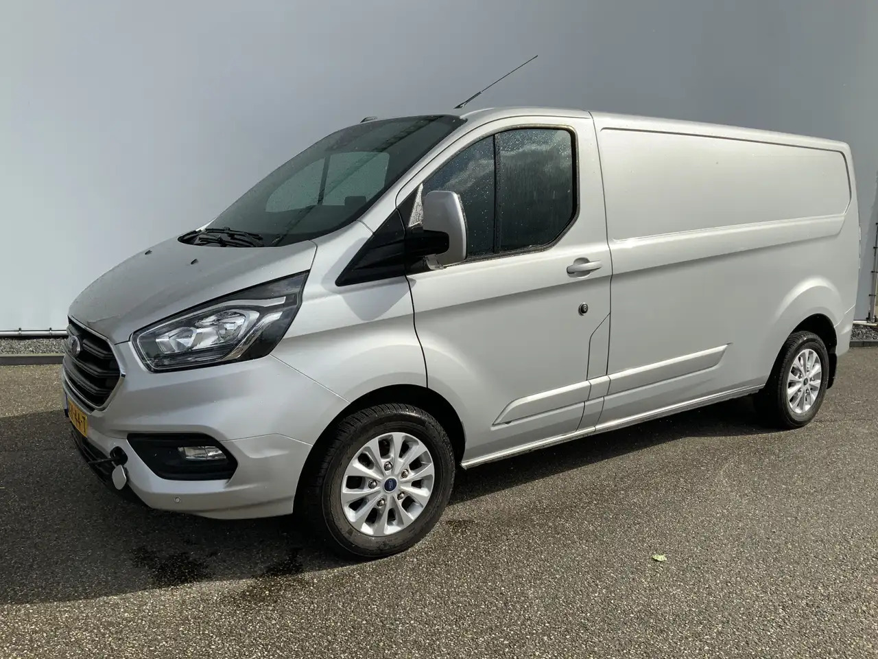 Ford Transit Custom 300 2.0 TDCI (MOTOR DEFECT!!) L2H2 Airco Navi 3 Zi - Furgón: foto 1 Ford Transit Custom 300 2.0 TDCI (MOTOR DEFECT!!) L2H2 Airco Navi 3 Zi - Furgón: foto 1