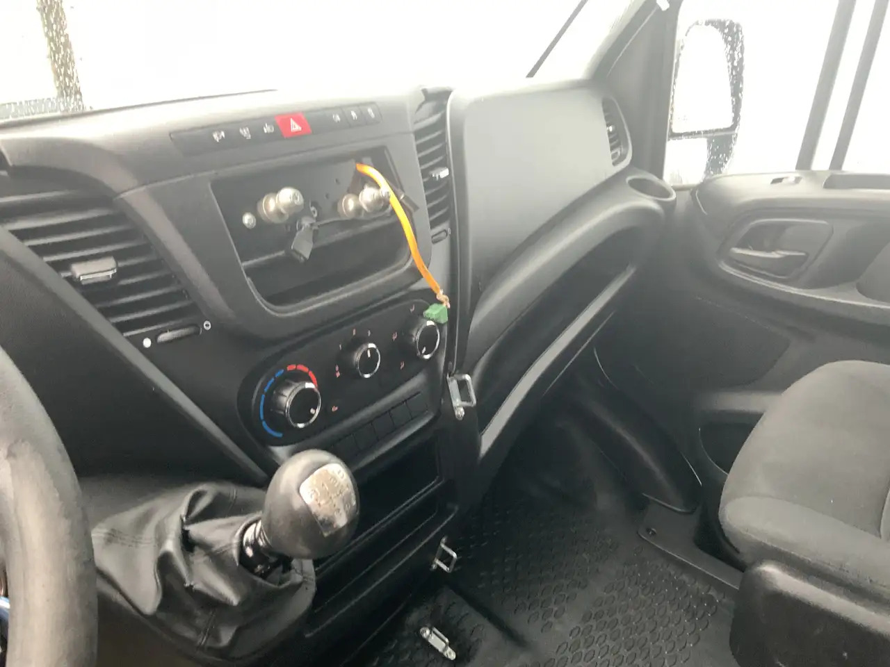 Iveco Daily 35S12 2.3 345 VriesAuto 10 deuren _40 gr onder 0, - Furgoneta: foto 5 Iveco Daily 35S12 2.3 345 VriesAuto 10 deuren _40 gr onder 0, - Furgoneta: foto 5