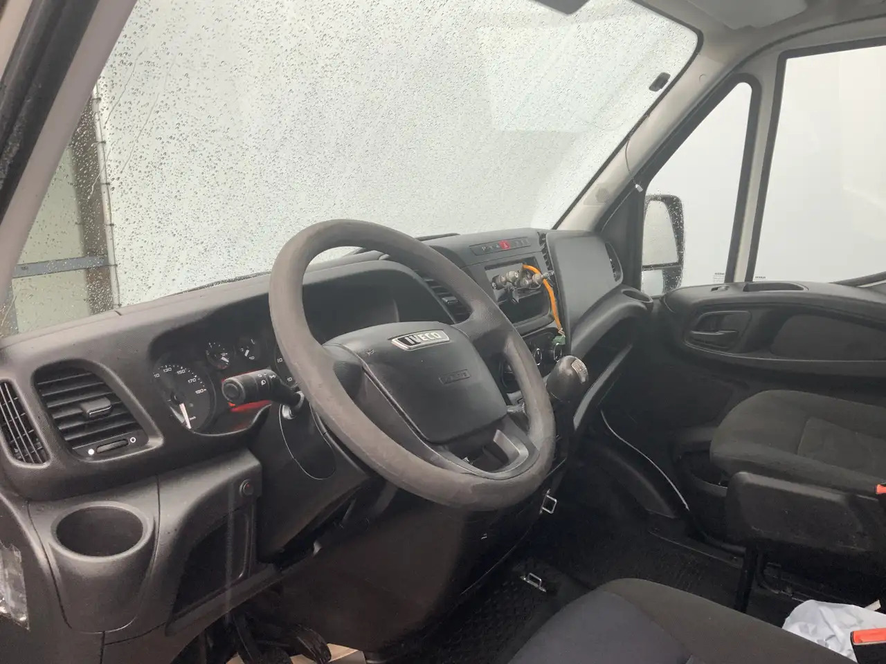 Iveco Daily 35S12 2.3 345 VriesAuto 10 deuren _40 gr onder 0, - Furgoneta: foto 4 Iveco Daily 35S12 2.3 345 VriesAuto 10 deuren _40 gr onder 0, - Furgoneta: foto 4