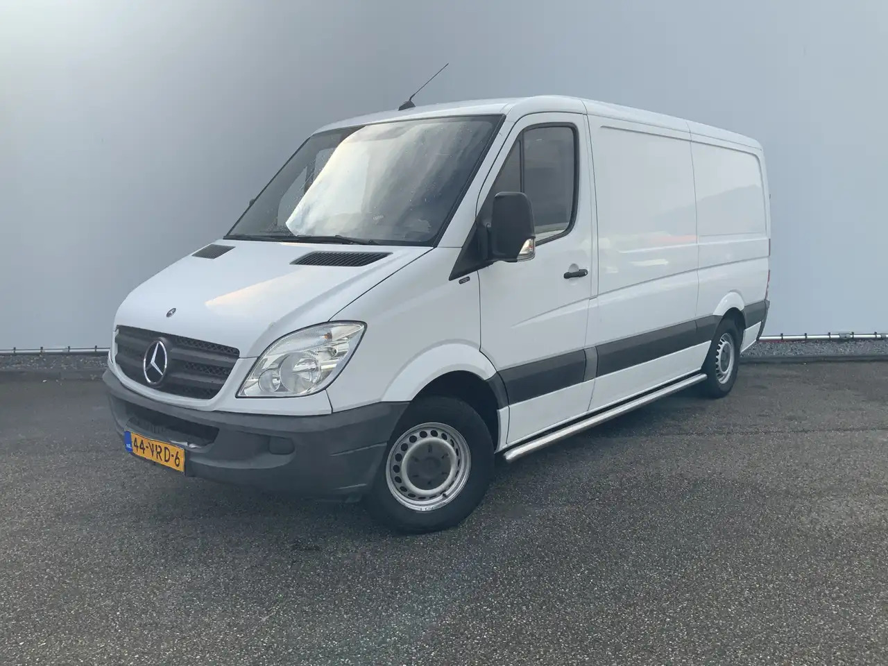 Mercedes-Benz Sprinter 211 2.2 CDI 366 L2 H1 Automaat 3 Zits Side Bar Tre - Furgón: foto 1 Mercedes-Benz Sprinter 211 2.2 CDI 366 L2 H1 Automaat 3 Zits Side Bar Tre - Furgón: foto 1