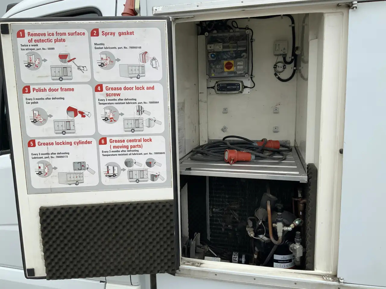 Mercedes-Benz Sprinter 310 2.2 CDI 366 ijswagen 40 gr _0 Deuren 10 Euro 5 - Frigorífico furgoneta: foto 4 Mercedes-Benz Sprinter 310 2.2 CDI 366 ijswagen 40 gr _0 Deuren 10 Euro 5 - Frigorífico furgoneta: foto 4