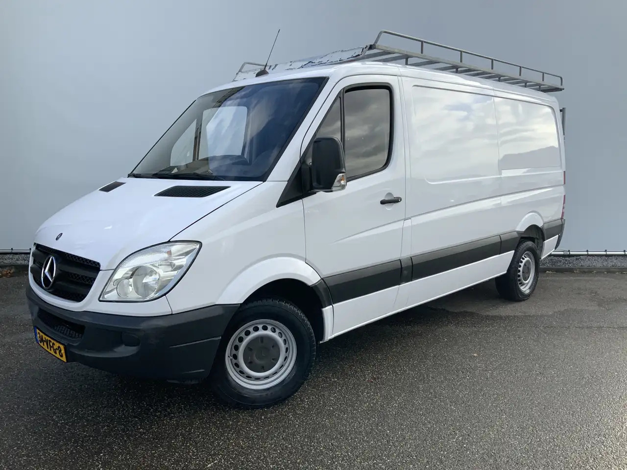 Mercedes-Benz Sprinter 311 2.2 CDI 366 L2H1 Automaat 3 Zits Trekaak 2800k - Furgón: foto 1 Mercedes-Benz Sprinter 311 2.2 CDI 366 L2H1 Automaat 3 Zits Trekaak 2800k - Furgón: foto 1