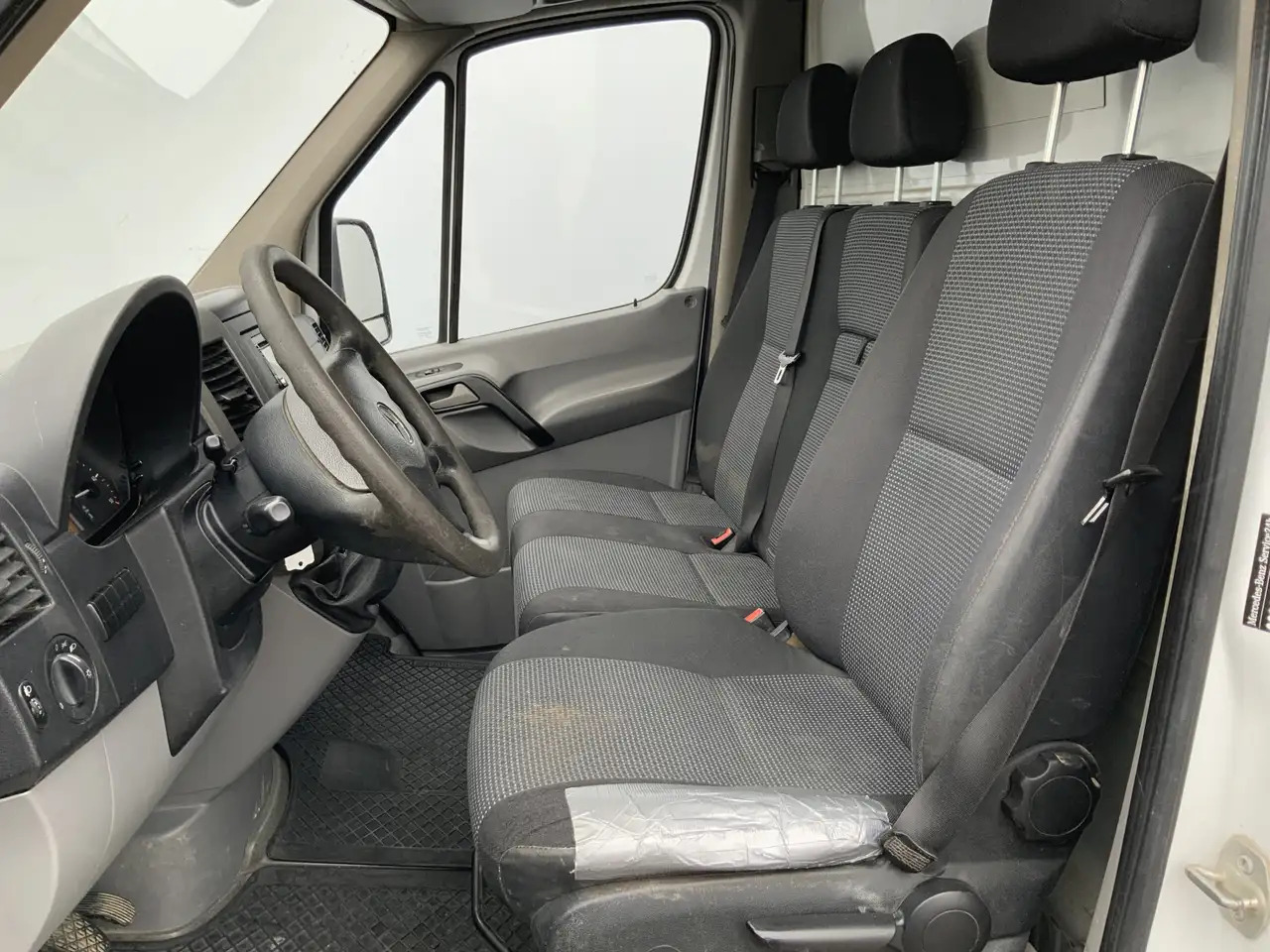 Mercedes-Benz Sprinter 513 2.2 CDI 432 Meubelbak & Deuren 3 Zits Cruise T - Furgoneta: foto 4 Mercedes-Benz Sprinter 513 2.2 CDI 432 Meubelbak & Deuren 3 Zits Cruise T - Furgoneta: foto 4