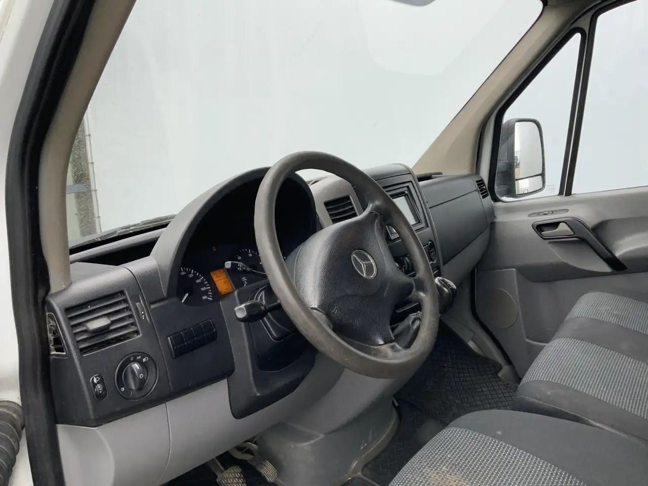 Mercedes-Benz Sprinter 513 2.2 CDI 432 Meubelbak & Deuren 3 Zits Cruise T - Furgoneta: foto 5 Mercedes-Benz Sprinter 513 2.2 CDI 432 Meubelbak & Deuren 3 Zits Cruise T - Furgoneta: foto 5